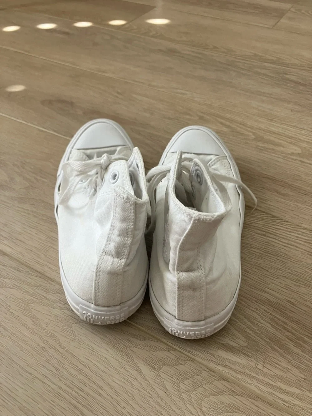 Converse White High Top Canvas Sneakers - size 6 womens - Picture 3 of 5